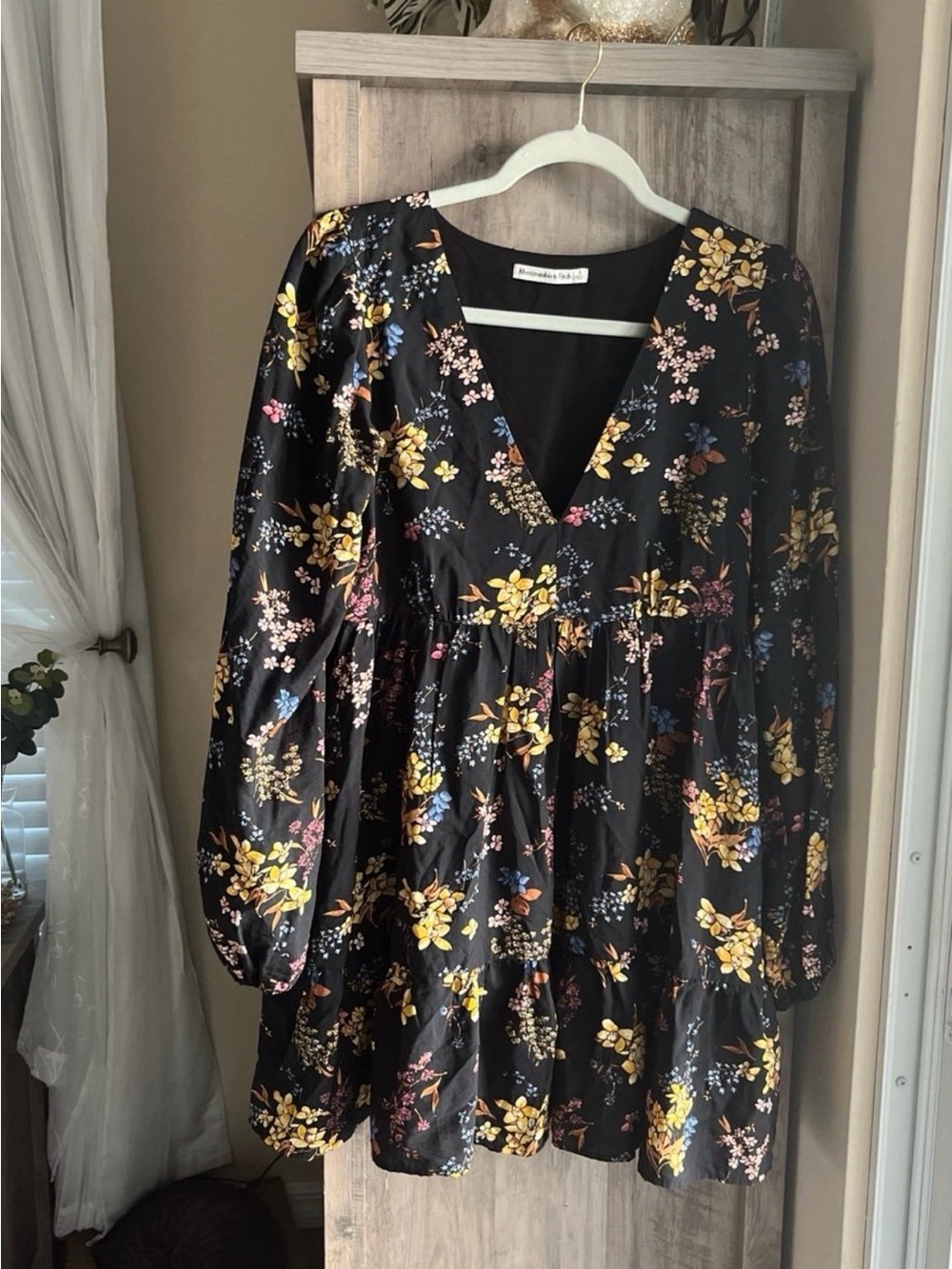 Abercrombie & Fitch Black Floral V-Neck Mini Dress